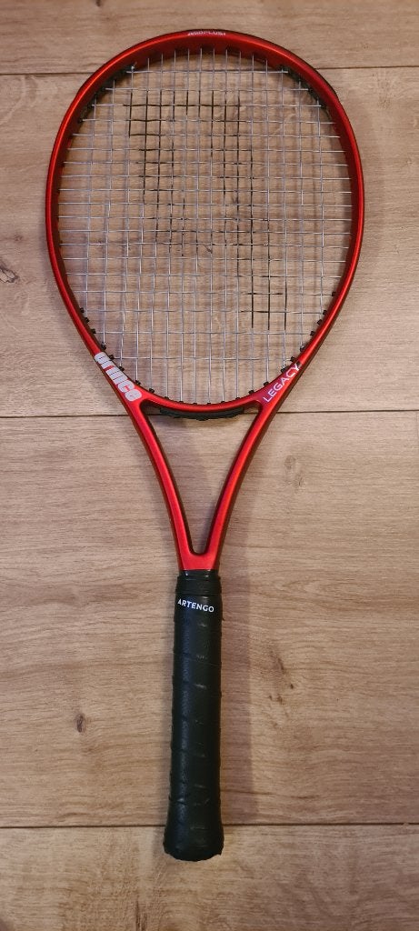 Prince O3 Legacy 105 Red Tennisracket - Rood, L2 gripmaat, Sport en Fitness, L2, Prince, Ophalen of Verzenden, Zo goed als nieuw