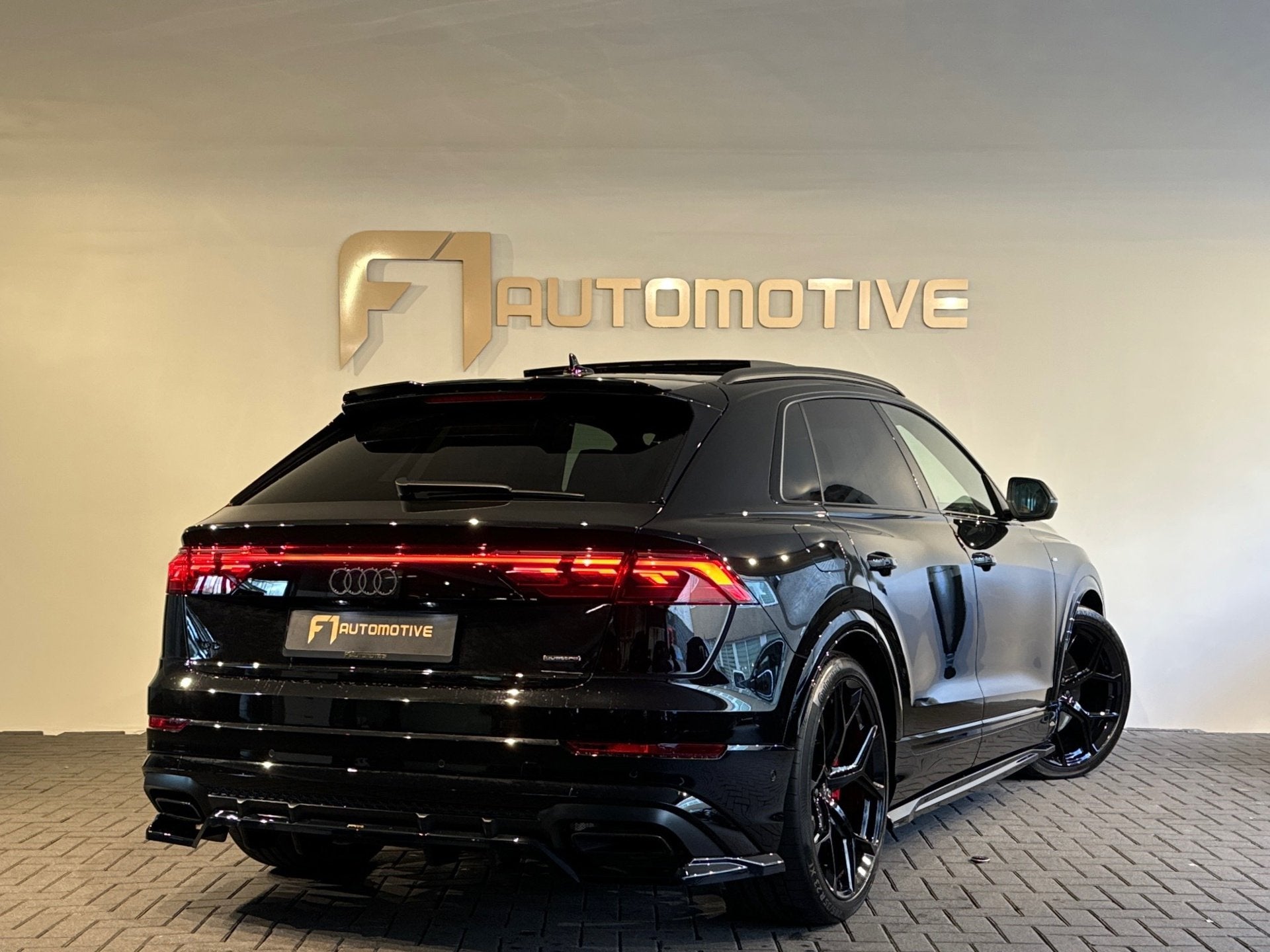 Audi Q8 60 TFSI e quattro S Line Comp Pano|RS Seat|HuD|Trekh, Automaat, Dealer onderhouden, Gebruikt, Zwart