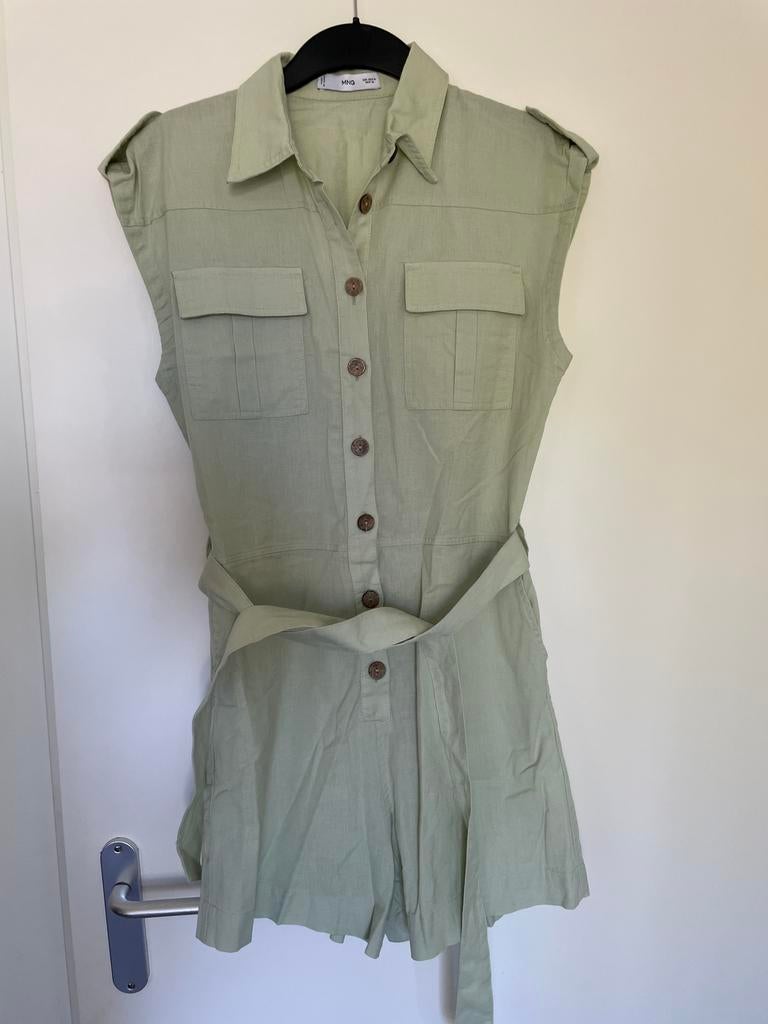 Lichtgroene jumpsuit/playsuit van Mango maat M, Kleding | Dames, Jumpsuits, Ophalen of Verzenden, Zo goed als nieuw, Maat 38/40 (M)
