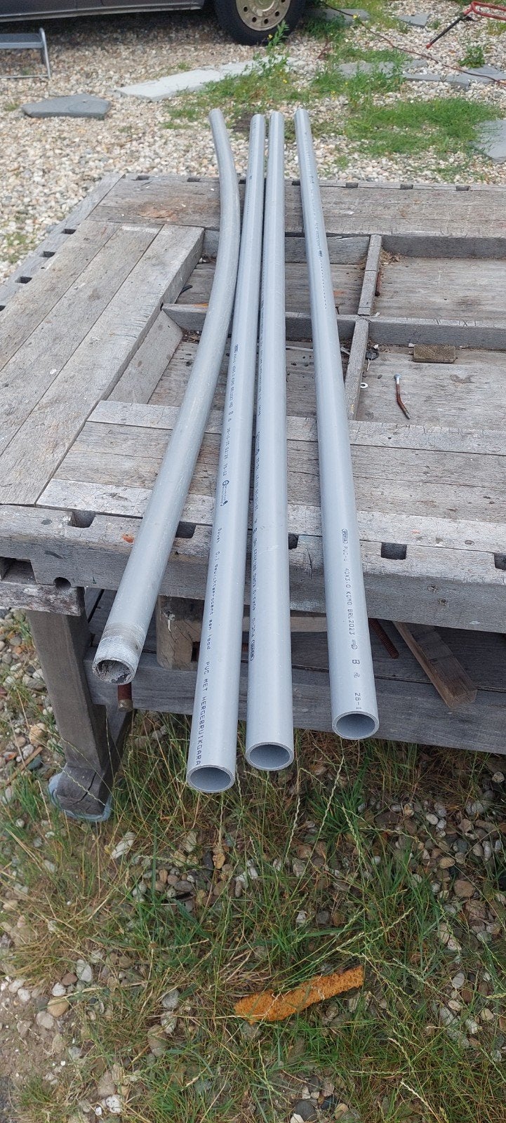 Bieden 4 PVC buis 40mm, 200cm lang (waarvan 1 licht gebogen), Doe-het-zelf en Verbouw, Buizen en Afvoer, Ophalen, Pvc, 80 mm of meer