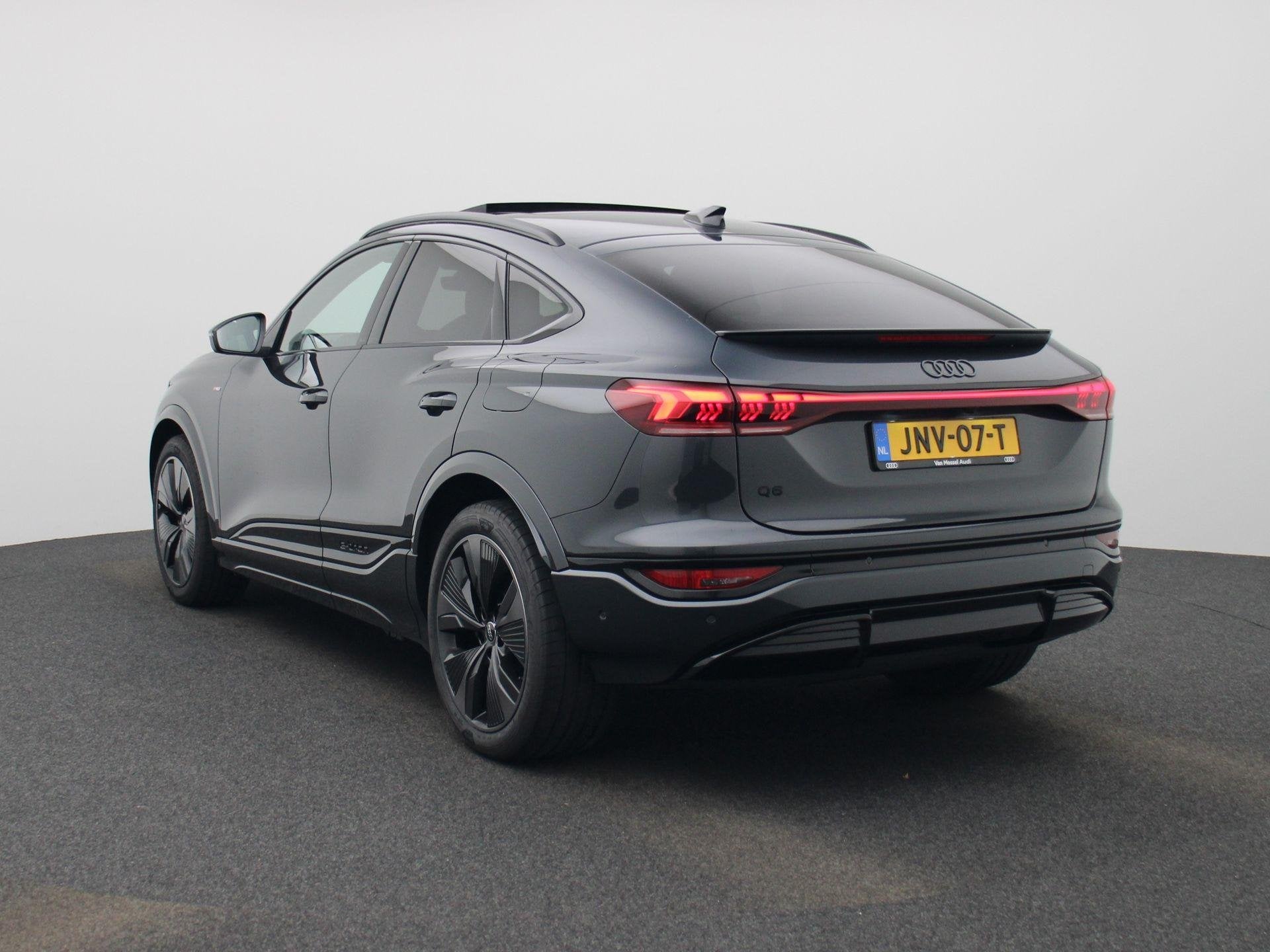 Audi Q6 Sportback e-tron S edition performance 100 kWh | Dem, 12 maanden, Leder en Stof, Origineel Nederlands, Q6 e-tron