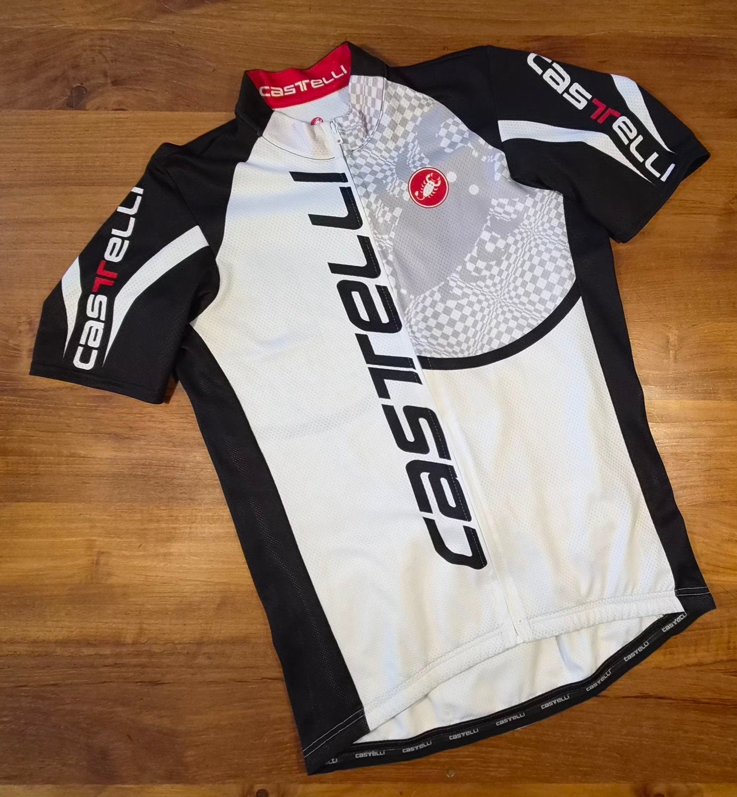 Castelli wielershirt maat L - Zo goed als nieuw, Fietsen en Brommers, Fietsaccessoires | Fietskleding, Castelli, Zo goed als nieuw