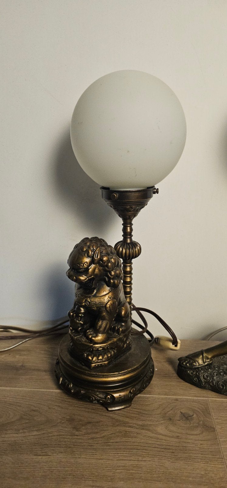 Vintage Tafellamp met Foo Dog Voetstuk en Bolvormige Kap, Ophalen of Verzenden