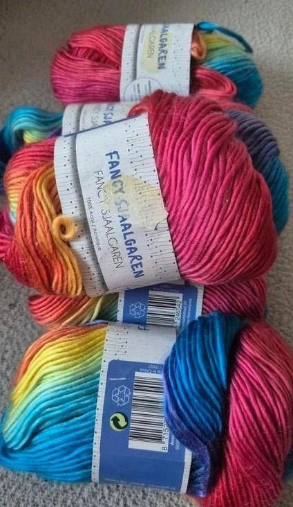6 bollen Fancy sjaalgaren regenboog Kruidvat, Hobby en Vrije tijd, Breien en Haken, Ophalen of Verzenden