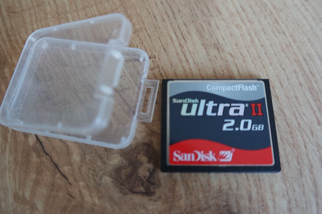 CF-kaart (Compact Flash / SanDisk) van 2 gb, Audio, Tv en Foto, Fotografie | Geheugenkaarten, Verzenden, SanDisk, Zo goed als nieuw