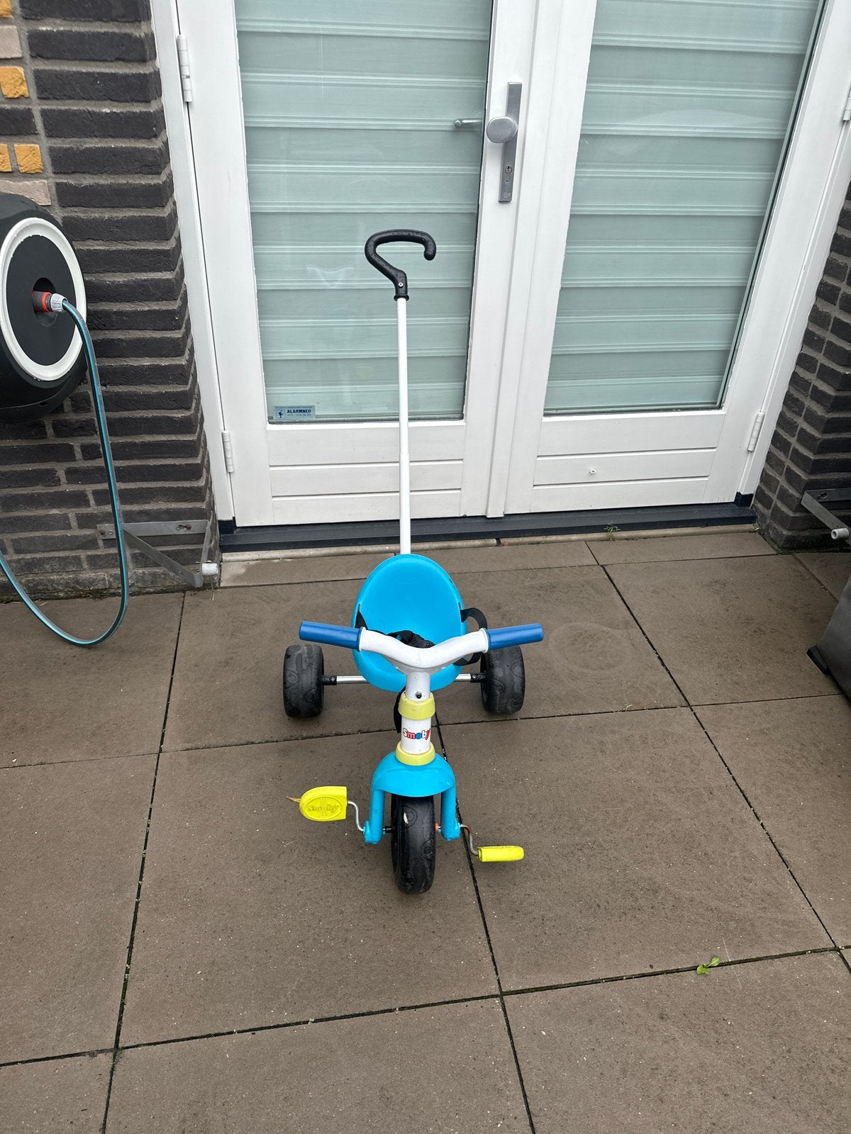 Smoby driewieler met duwstang - Zo goed als nieuw, Ophalen, Zo goed als nieuw, Duwstang