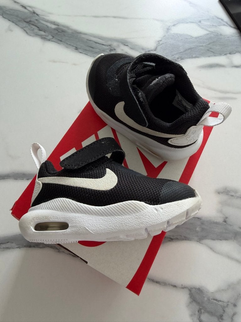 Nike Air Max Oketo maat 18.5, Schoentjes, Jongetje of Meisje, Ophalen of Verzenden, Zo goed als nieuw