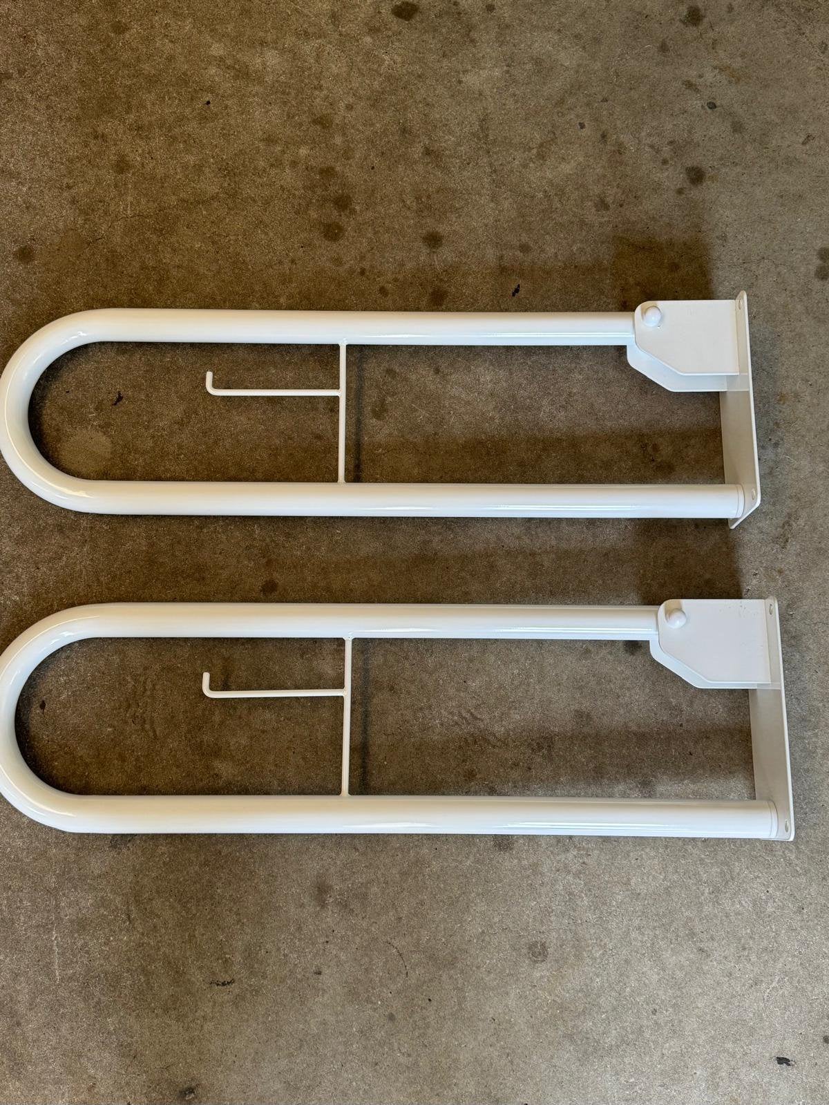 2x Toiletbeugel opklapbaar met wc rol houder, Ophalen, Zo goed als nieuw, Wit, Toilet-accessoire