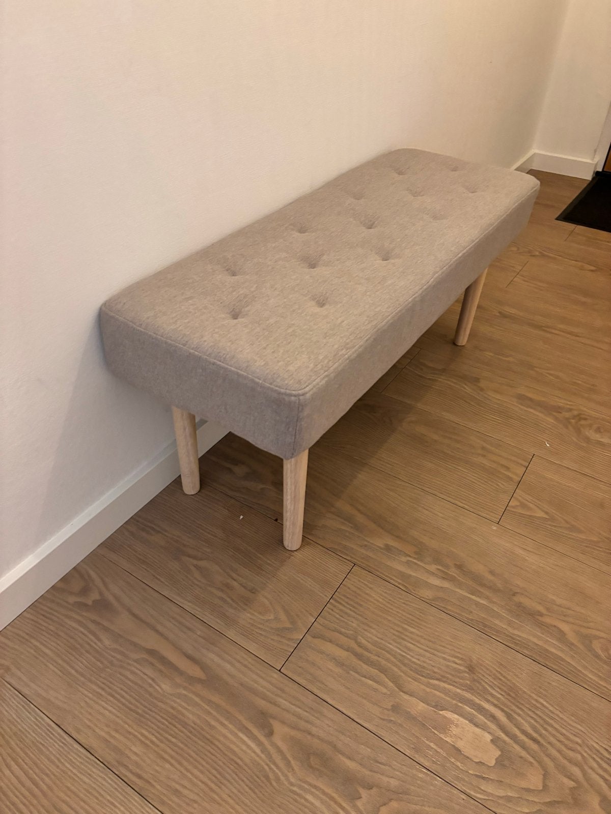 Stijlvol halbankje - grijs met houten poten, Ophalen, Zo goed als nieuw, Grijs, Hout