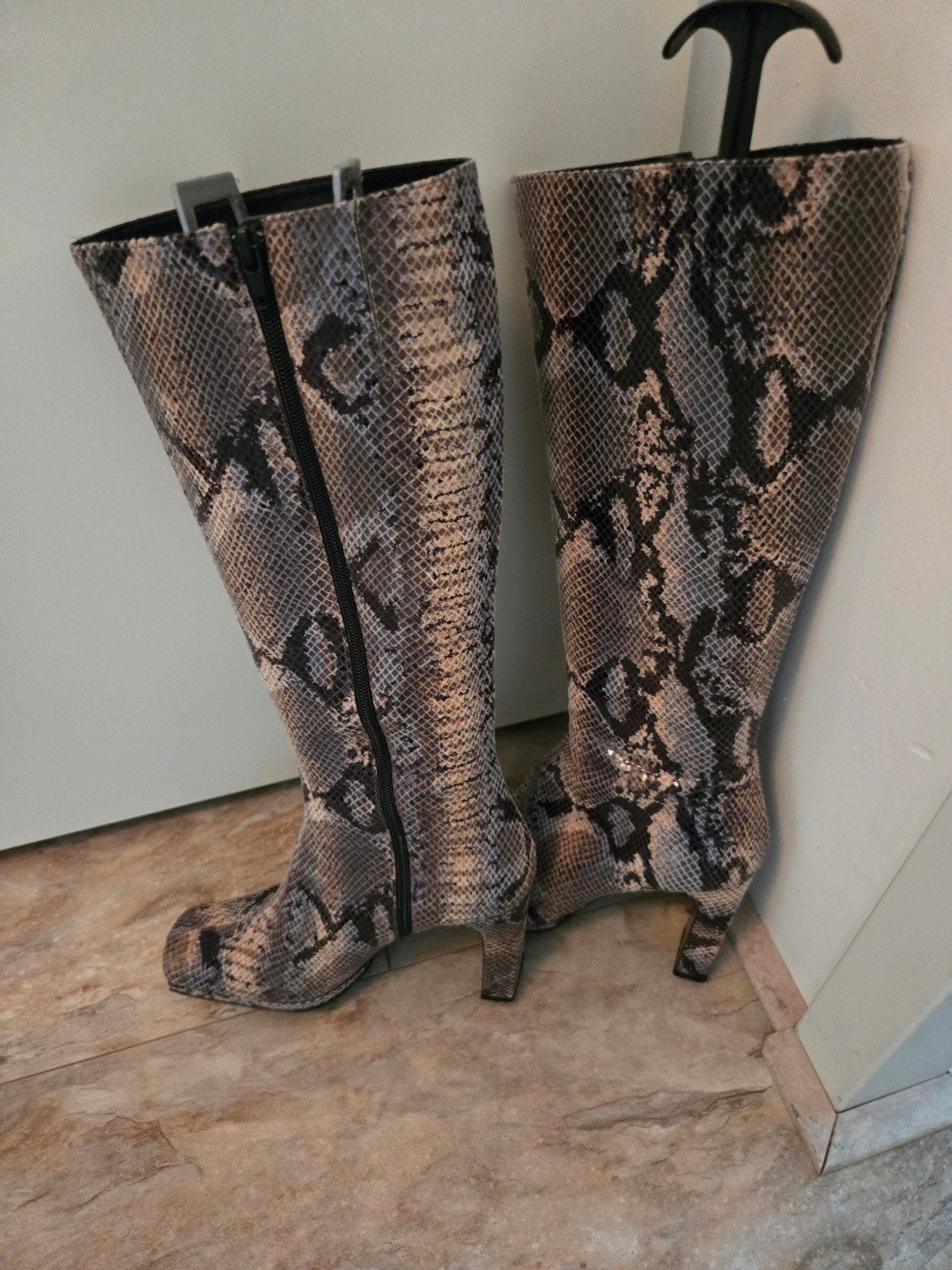 Exclusieve laarzen met slangenprint - Maat 39, Ophalen, Zo goed als nieuw, Overige kleuren, Hoge laarzen