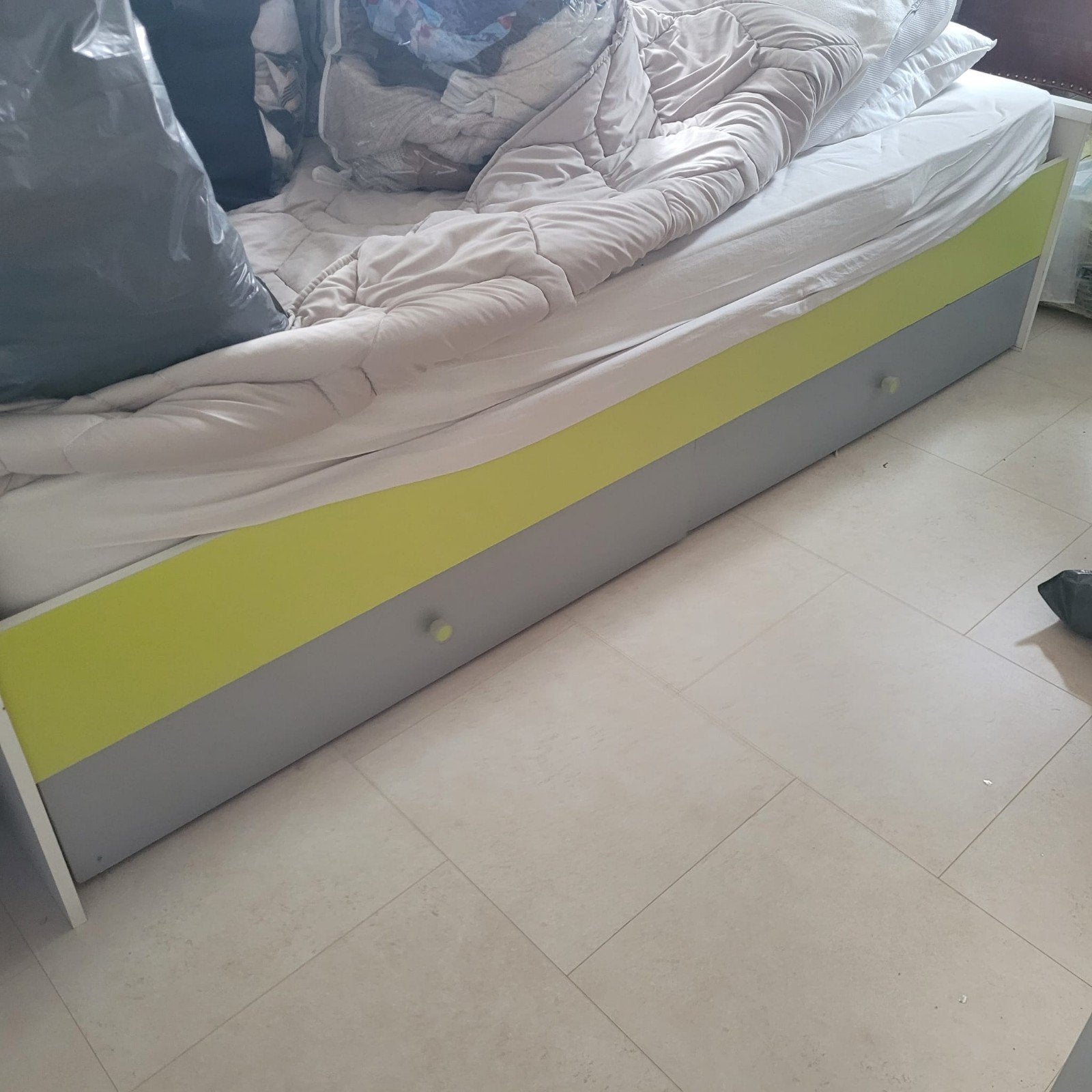 eenpersoonsbed Ikea met schuifladen, Huis en Inrichting, Ophalen of Verzenden