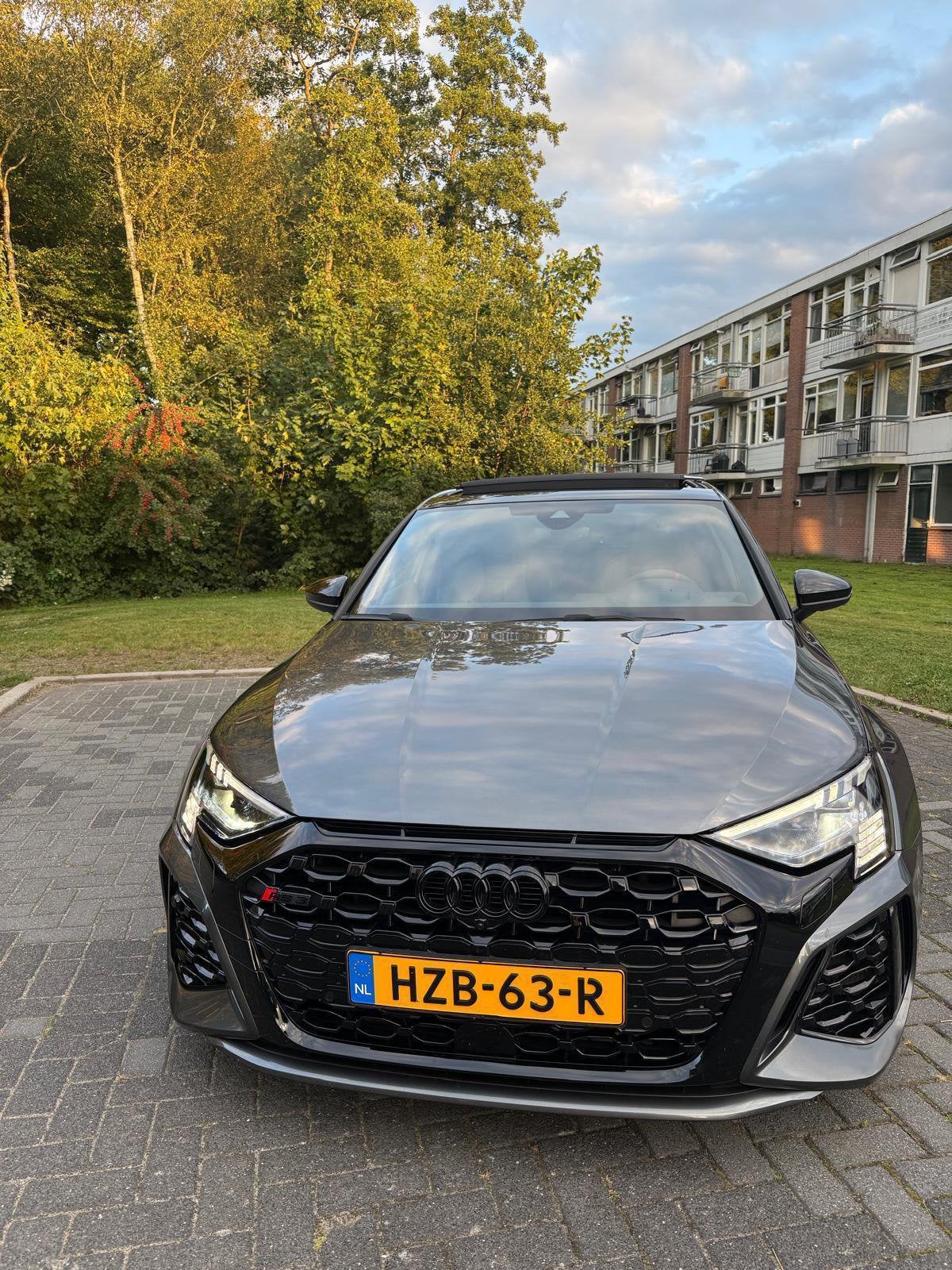Audi RS3 400pk 2024, Auto's, Automaat, Zwart, RS3, Parkeerassistent