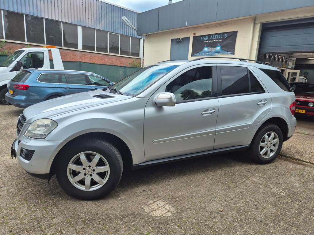 Mercedes-Benz M-klasse 350 CDI 4 matic, Auto's, Automaat, Gebruikt, Zwart, 255 €/maand