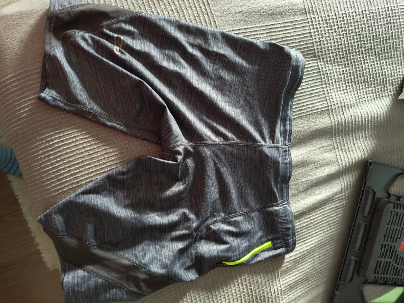 Comfortabele hardloopbroek - Maat L, Kleding | Heren, Sportkleding, Ophalen of Verzenden, Gedragen, Grijs, Hardlopen of Fietsen