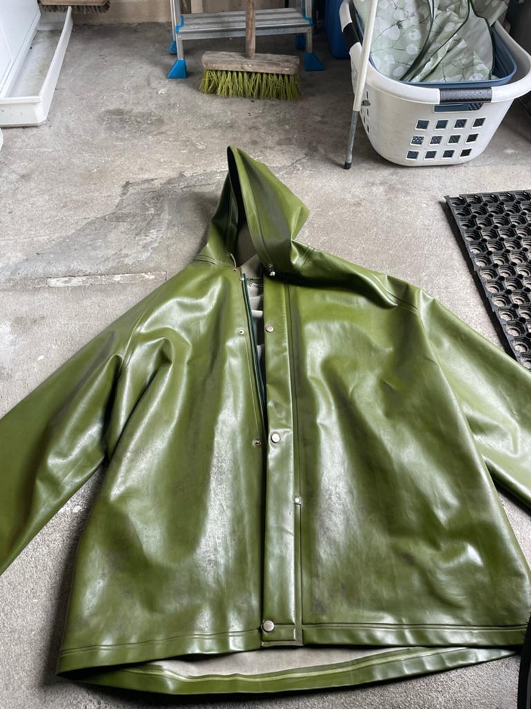 Groene Regenjas - Waterdicht en Comfortabel, Kleding | Heren, Ophalen of Verzenden, Gedragen