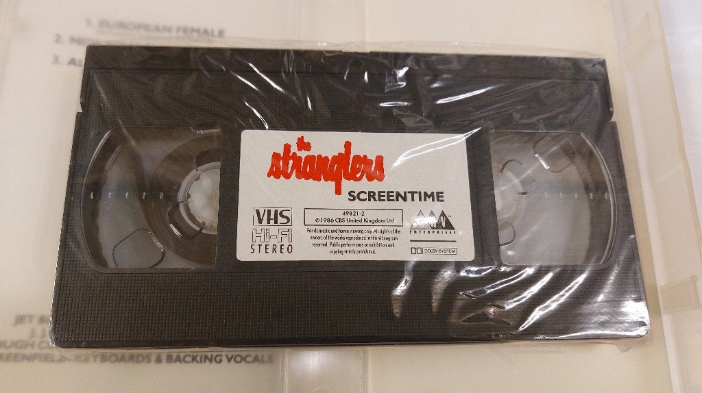 The Stranglers VIDEO GESEALED 1986 Punk New Wave Screentime, Gebruiksvoorwerp, Stranglers, Nieuw, Ophalen of Verzenden