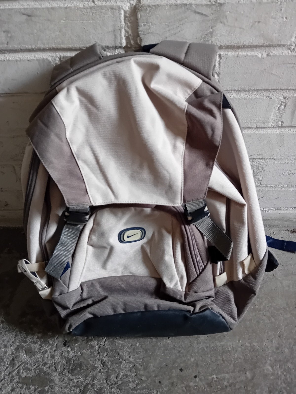 Nike Rugtas - Grijs/Wit, 25 tot 40 cm, Ophalen of Verzenden, Zo goed als nieuw, Overige merken