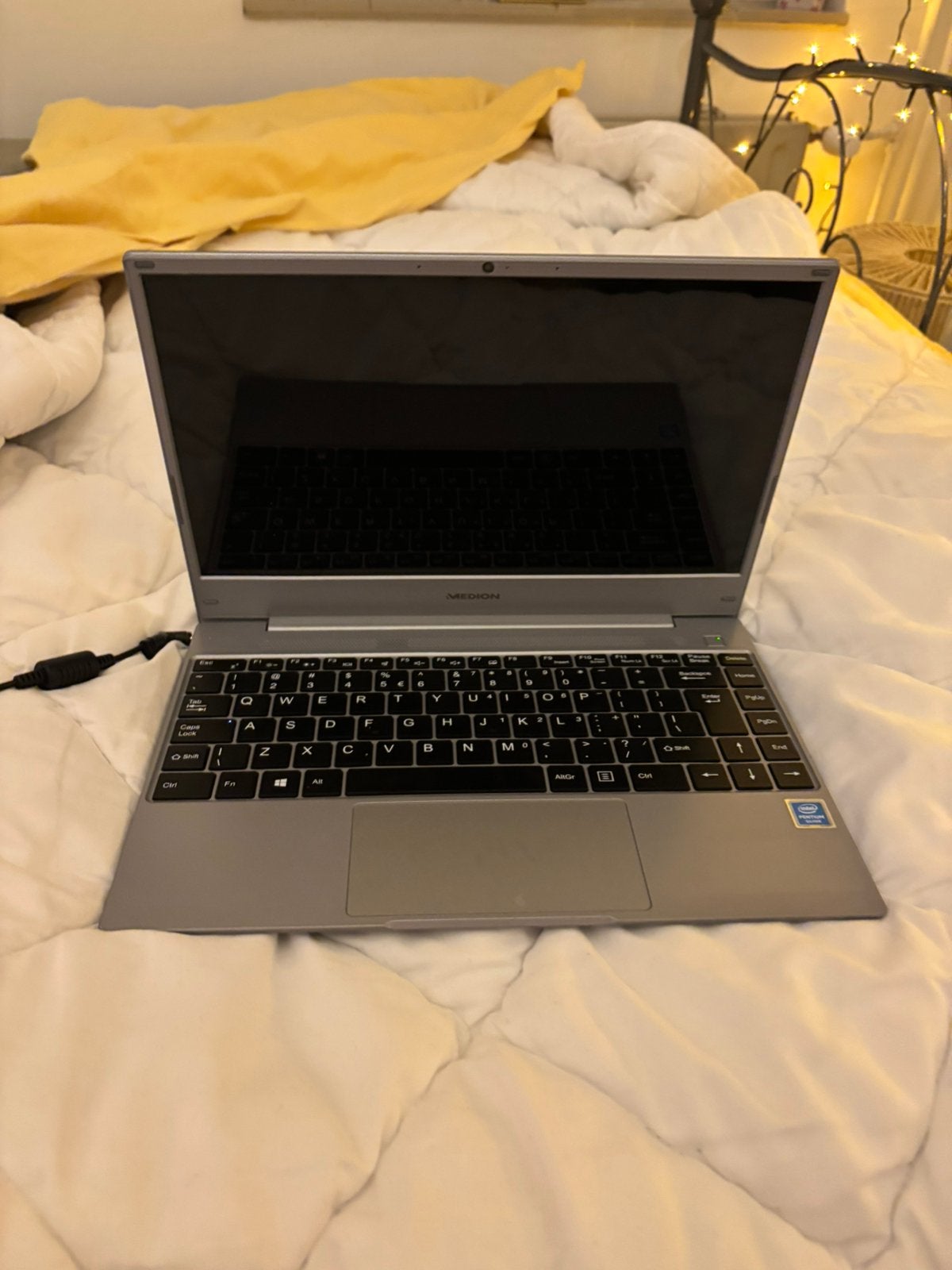Medion laptop, Gebruikt, 2 tot 3 Ghz, Qwerty, 13 inch