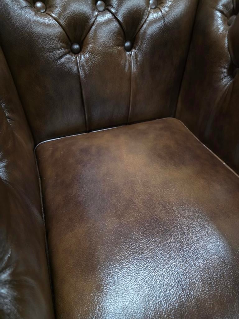2x Chesterfield Club Fauteuil Showroommodel + BEZORGING, Huis en Inrichting, Fauteuils, ., Chesterfield, Nieuw, Ophalen of Verzenden