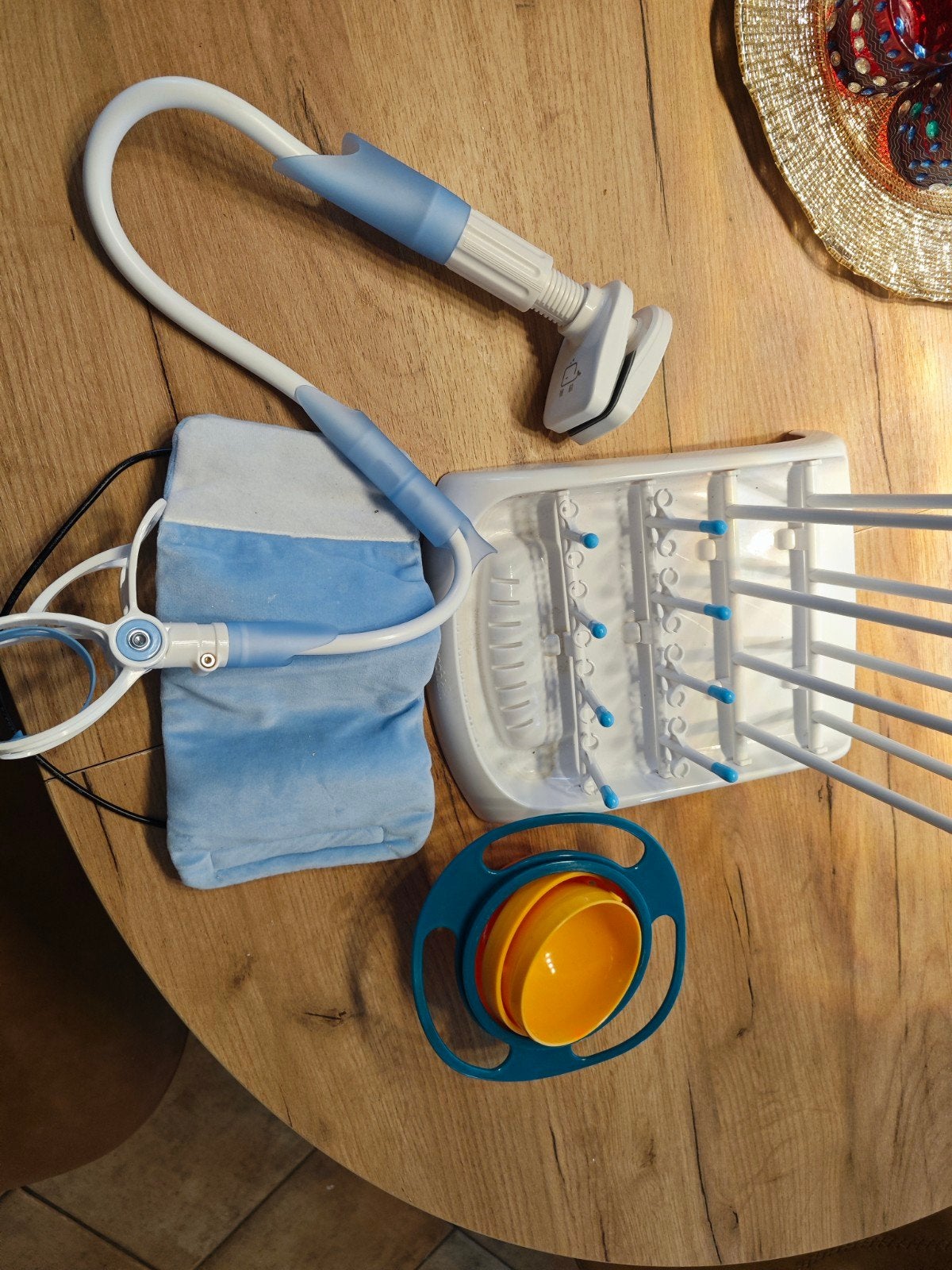 Babyvoeding set: flessenrek, kommetje, flexibele fles houder, Kinderen en Baby's, Ophalen