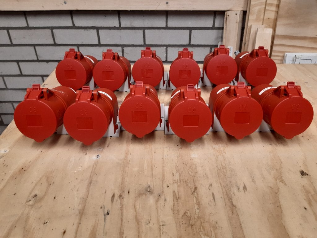 Mennekes 27008 32A 5P 400V stopcontact WCD (zgan), Ophalen of Verzenden, Zo goed als nieuw, Overige merken, Stopcontact