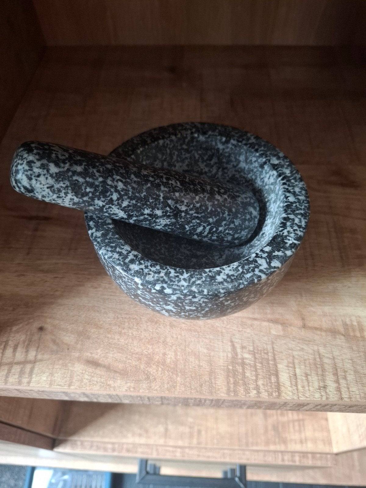 Granieten vijzel met stamper - Keukenbenodigdheden, Ophalen, Overige typen, Zo goed als nieuw, Steen/keramiek
