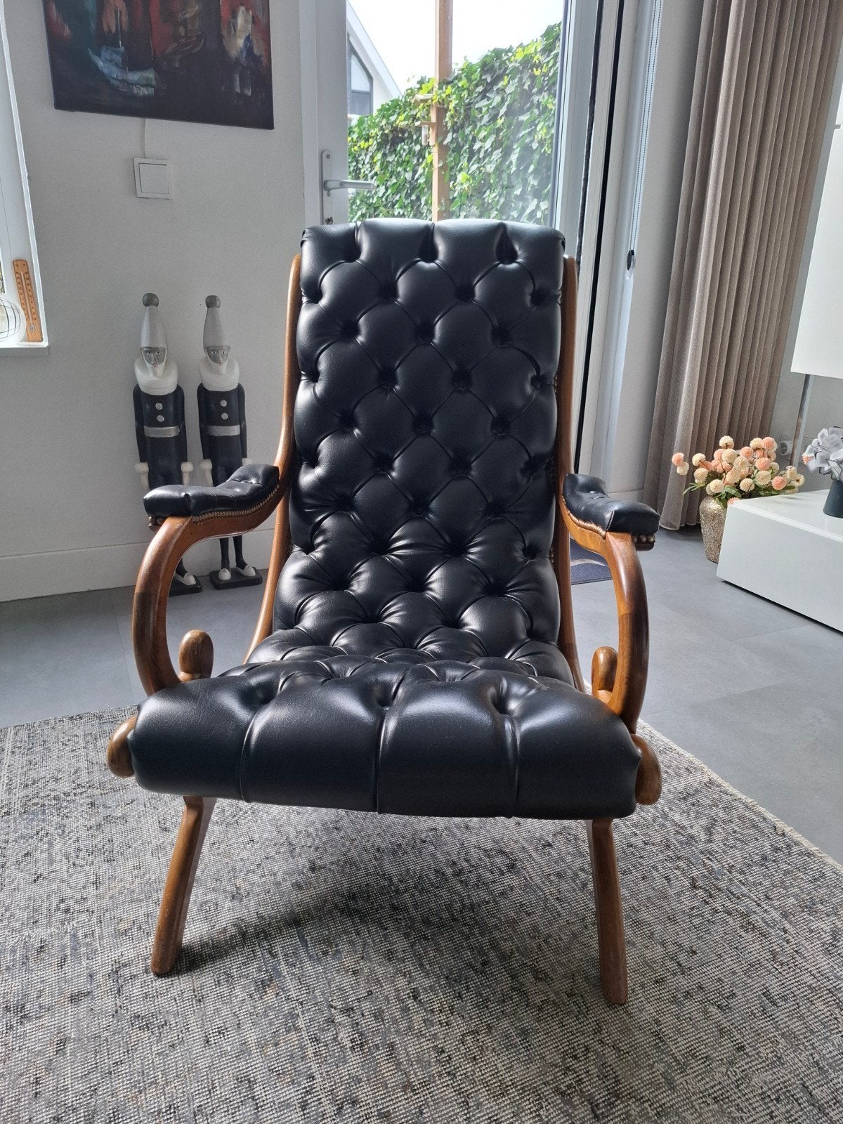 chesterfieldfeautuil model Victoria. zwart en is  perfect., Huis en Inrichting, Ophalen, Gebruikt, Hout, 50 tot 75 cm