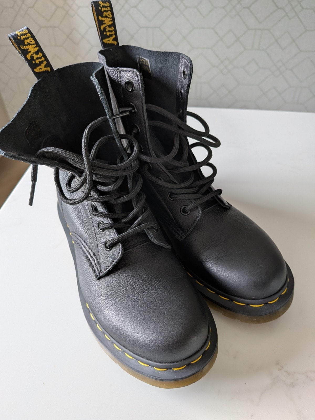 Dr. Martens Laarzen Maat 40 Zwart in nieuwstaat, Ophalen, Zwart, Lage of Enkellaarzen, Dr. Martens