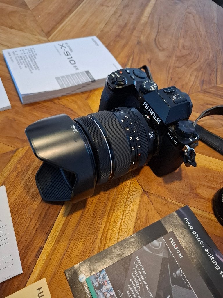 Fujifilm X-S10 + XF 16-80mm f/4 R OIS WR, Audio, Tv en Foto, Fotocamera's Digitaal, Zo goed als nieuw, Systeemcamera, Fujifilm