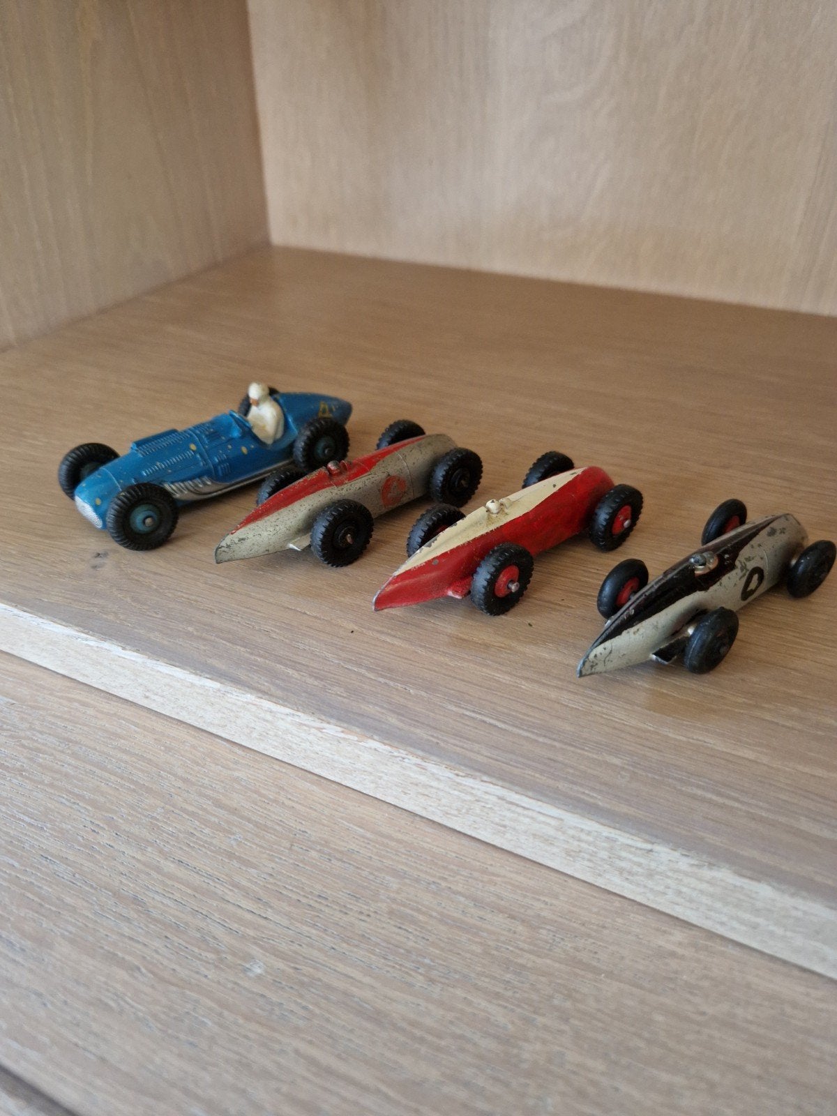 Dinky Toys Racewagens - Originele Staat met Nieuwe Banden, Hobby en Vrije tijd, Modelauto's | 1:43, Ophalen of Verzenden, Gebruikt