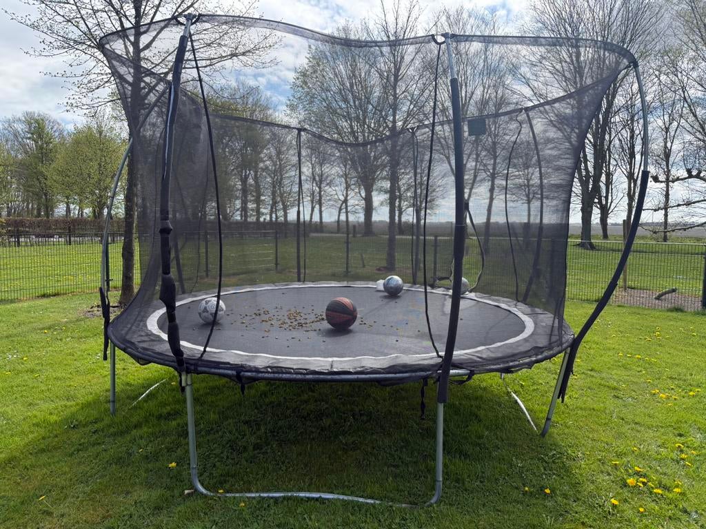 Trampoline, Ophalen, Zo goed als nieuw