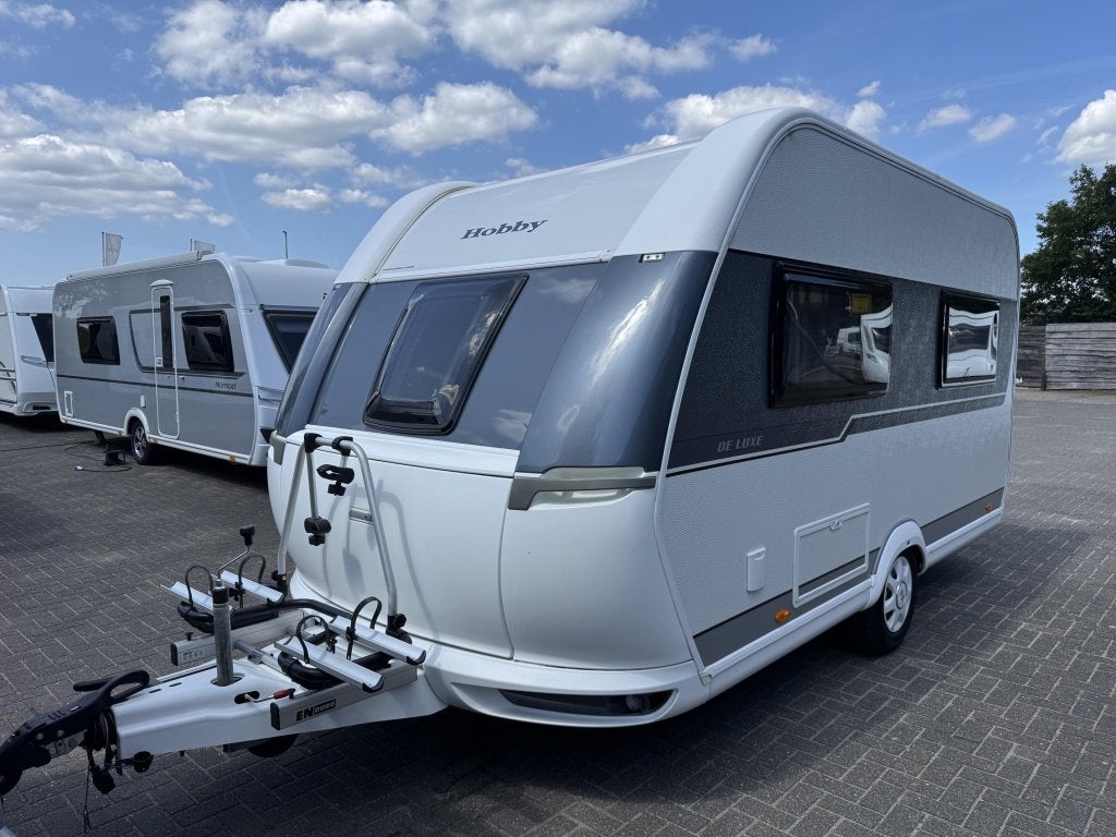 Hobby de Luxe 400 SFE 2018 | Mover | Luifel, Caravans en Kamperen, Hobby, Bedrijf, Treinzit, Tot en met 3