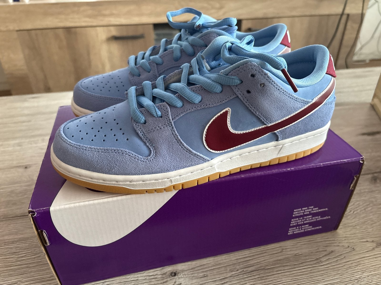 Nike SB Dunk Low Philadelhia Phillies - Maat 42,5, Ophalen of Verzenden, Nieuw, Blauw, Sneakers of Gympen