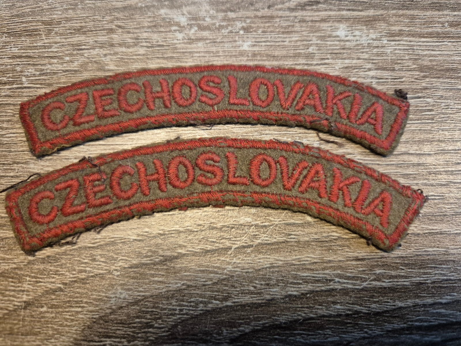 Set britse Czechoslovakia emblemen, Ophalen of Verzenden, Engeland, Embleem of Badge