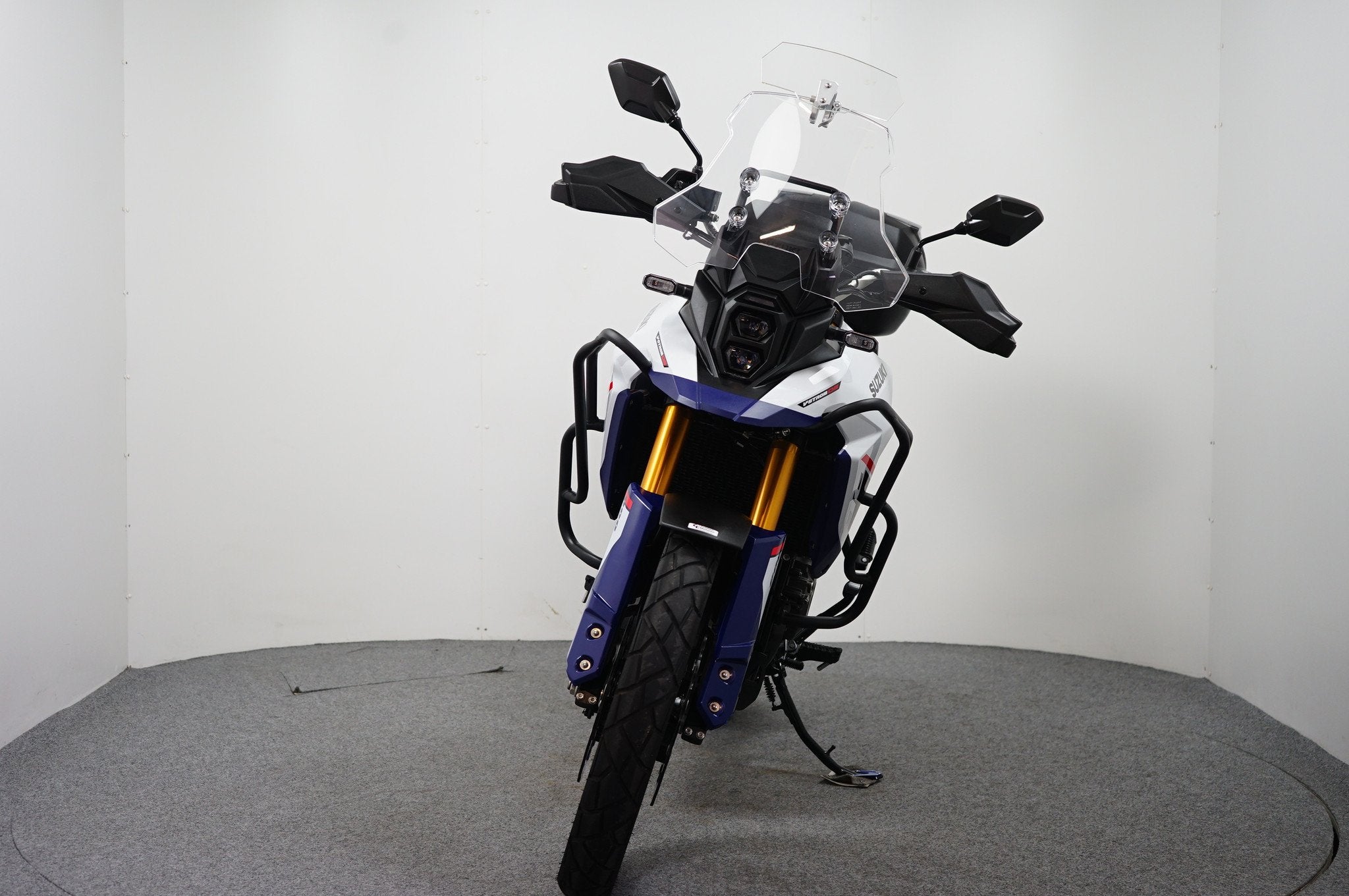 Suzuki V-STROM 800 DE (bj 2025), Bedrijf, Meer dan 35 kW, Overig, LED Verlichting