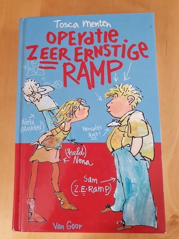 Operatie zeer ernstige ramp  van Tosca Menten  , Boeken, Ophalen of Verzenden, Zo goed als nieuw