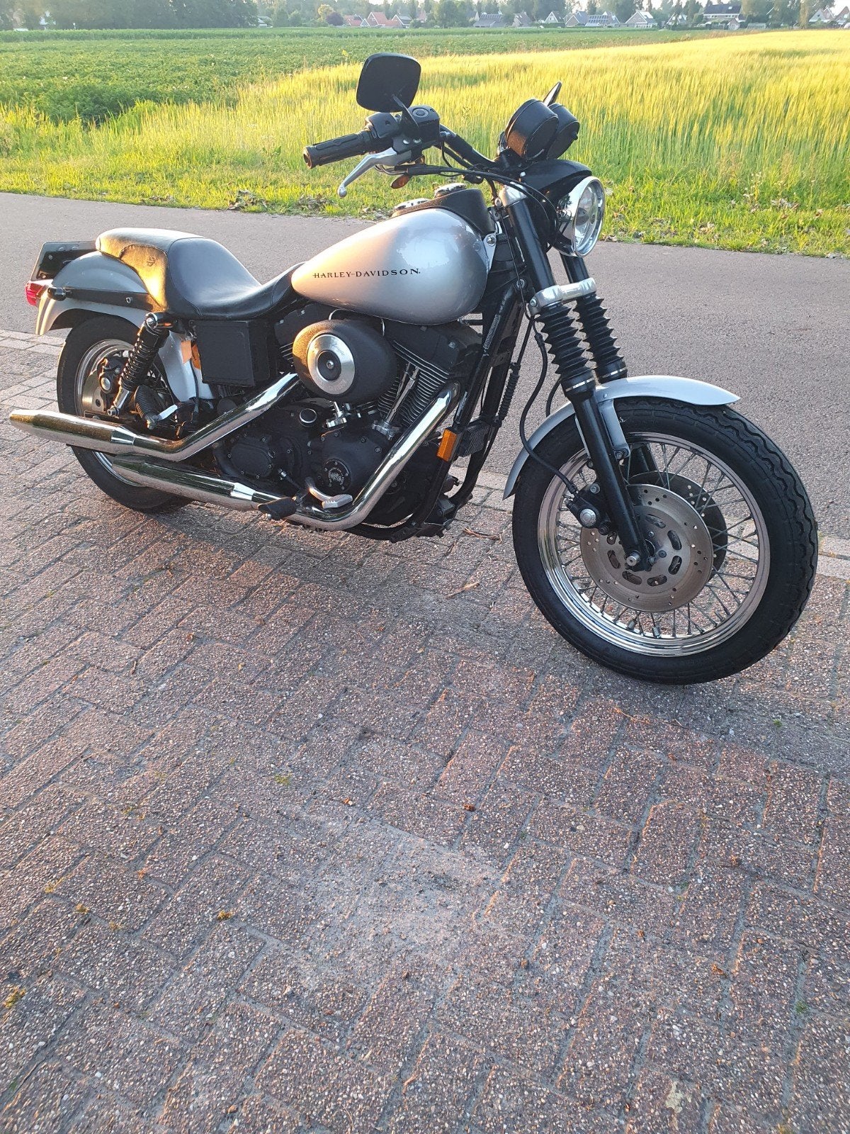 Harley Davidson DYNA FXDX SPORT - TRIUMPH DAYTONA  955, 2 cilinders, Gebruikt, Particulier, Handgeschakeld