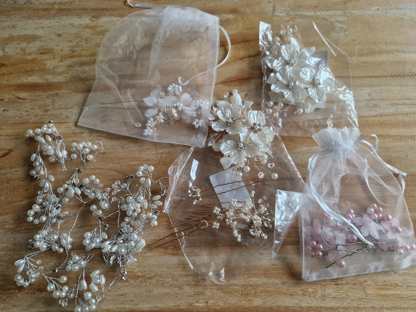 Bruidshaaraccessoires - Set van parels en bloemen, Verzenden, Wit, Nieuw, Onbekend