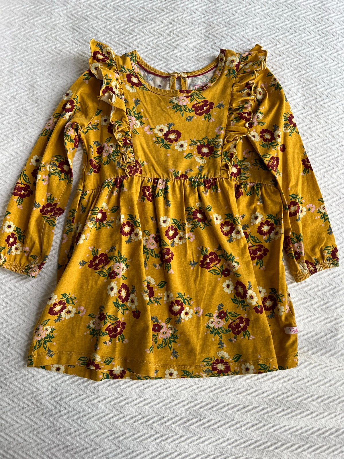 Gele jurk met ruches en bloemenprint - RuffleButts, Ophalen of Verzenden, Zo goed als nieuw, Meisje