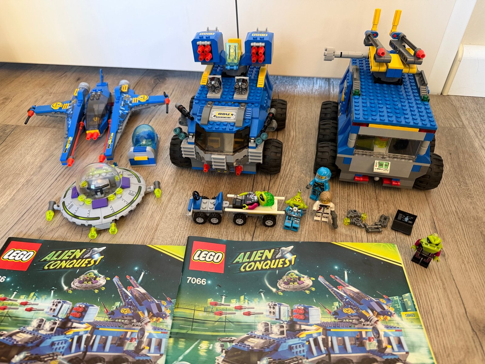 Lego Alien Conquest 7066 Earth Defense HQ, Overige thema's, Lego, Ophalen of Verzenden, Zo goed als nieuw