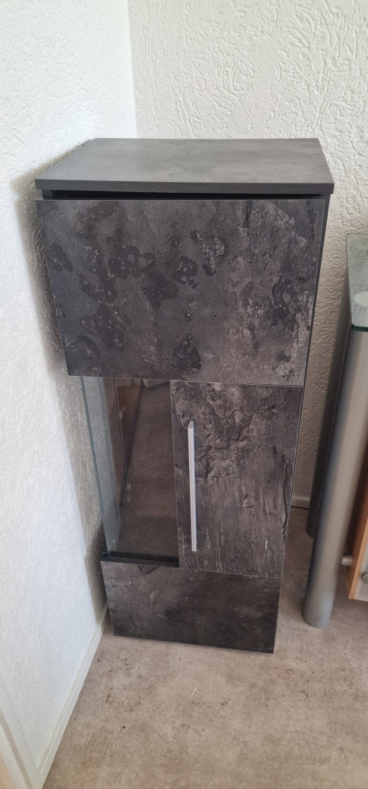 Kastje met glas, 125x45x35 cm, snel ophalen in Arnhem, Huis en Inrichting, Kasten | Overige, Ophalen