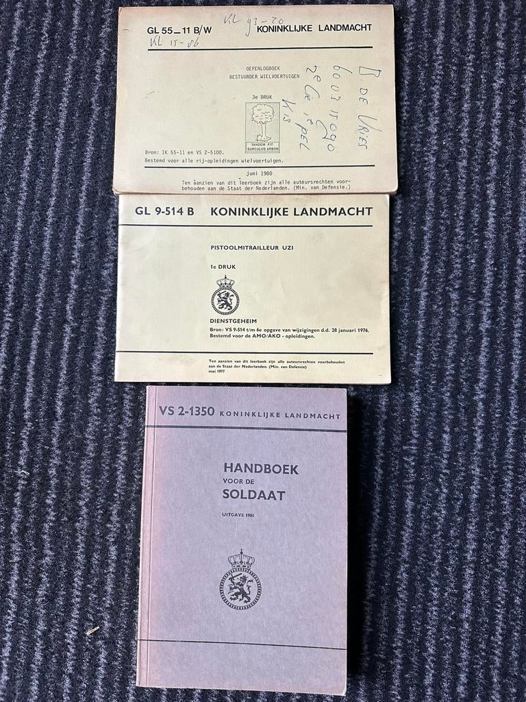 Set org. Kon.Landmacht, handleidingen & diversen jaren 70-80, Verzamelen, Ophalen of Verzenden, Landmacht, Nederland, Boek of Tijdschrift