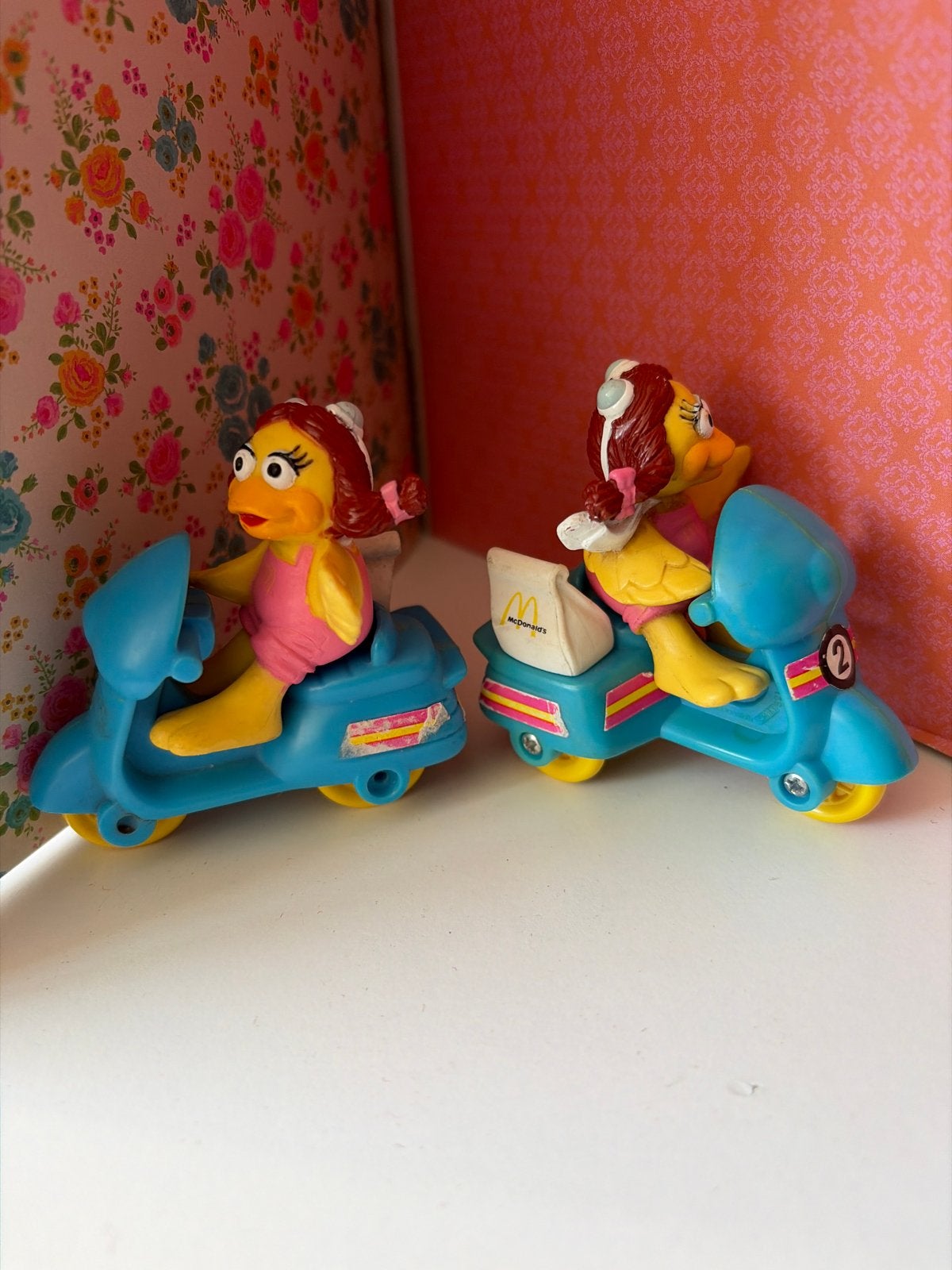 McDonald's 1990 Big Bird op scooter Happy Meal speelgoed, Ophalen of Verzenden, Gebruikt