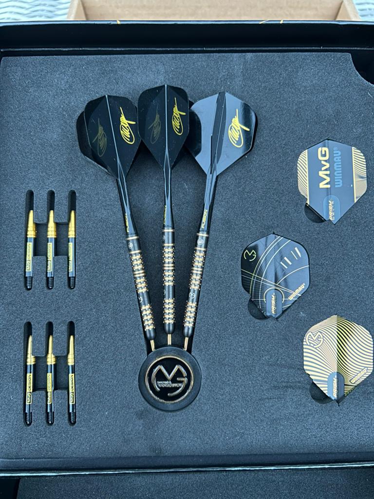 Michael van Gerwen limited edition NIEUW!, Ophalen of Verzenden, Nieuw, Pijlen
