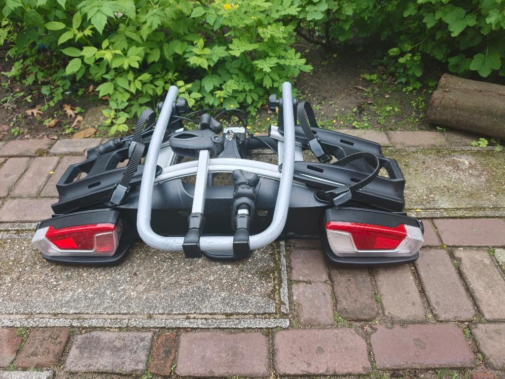 Fietsendrager. Thule, Ophalen, 2 fietsen, Gebruikt, Trekhaakdrager