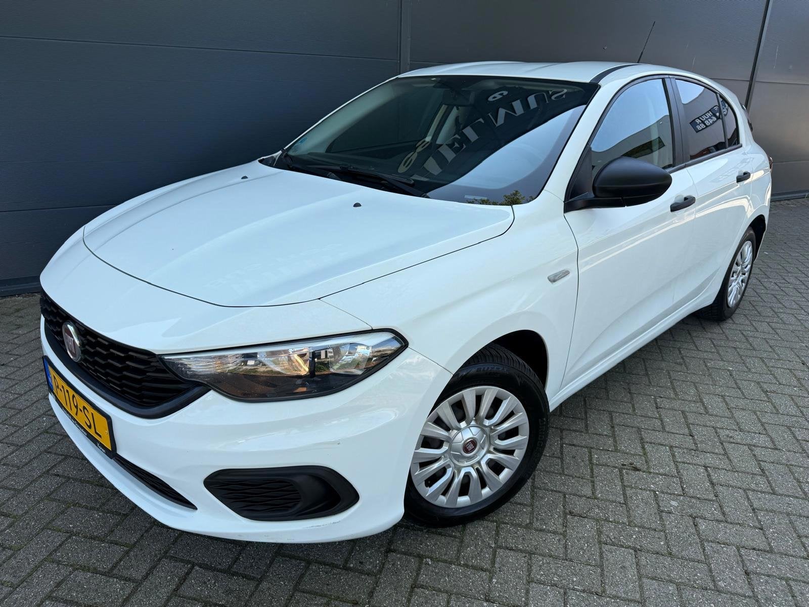 Fiat Tipo 1.4 Lounge/Airco/parkeersensoren/nieuw apk, Auto's, Voorwielaandrijving, 15 km/l, Gebruikt, Euro 6