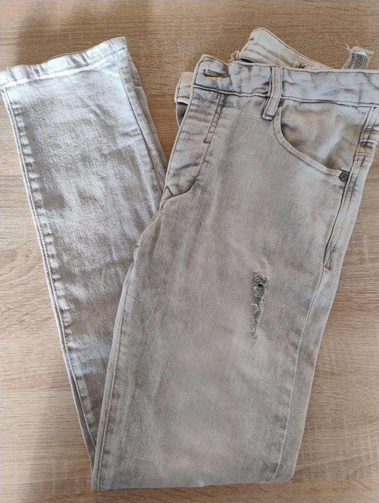 BERSHKA jeans, W32 (confectie 46) of kleiner, Ophalen of Verzenden, Bershka, Grijs
