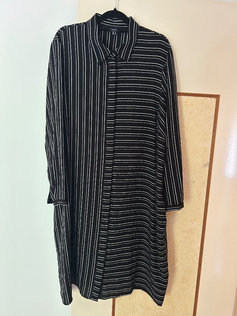 Tuniek Yesta, Ophalen of Verzenden, Zo goed als nieuw, Zwart, Blouse of Tuniek