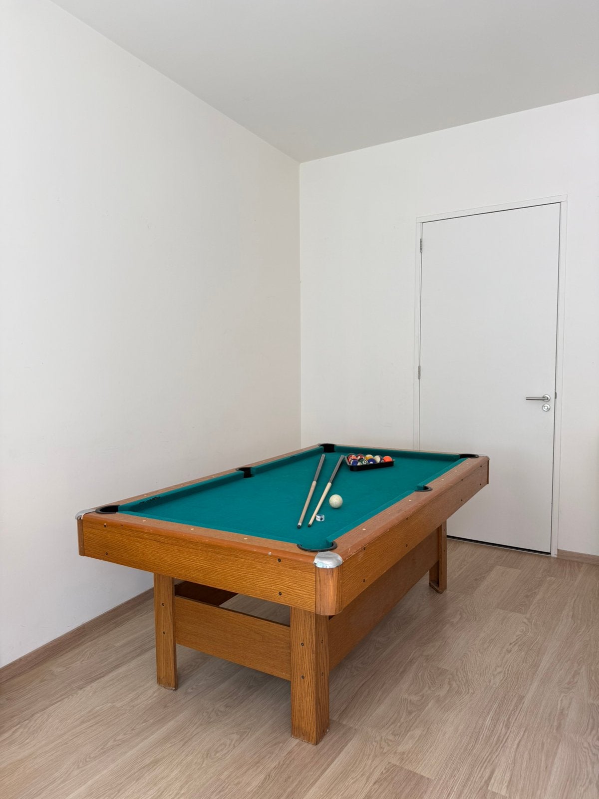 Middelgrote pooltafel te koop, Sport en Fitness, Biljarten en Poolen, Ophalen, Gebruikt, Pooltafel