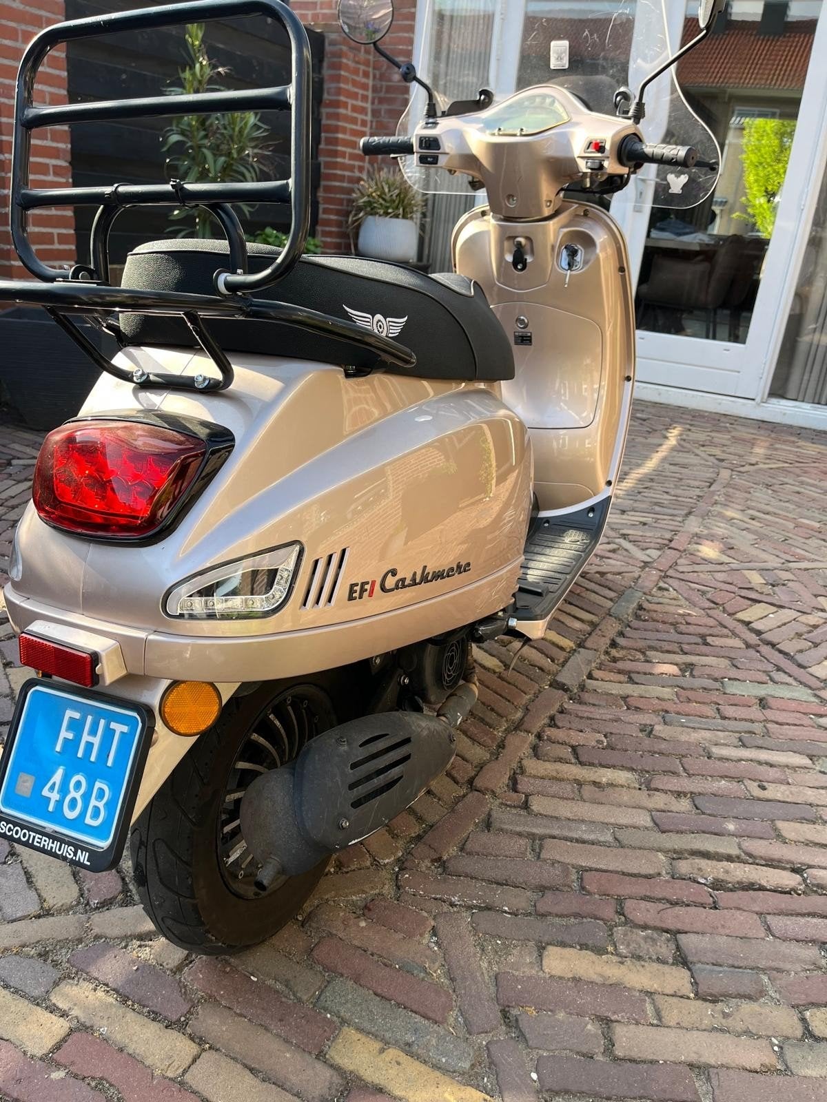 Snorfiets 25 km - Lichte beschadiging - 5449 km, Fietsen en Brommers, Snorfietsen en Snorscooters, Gebruikt, Overige merken, Benzine